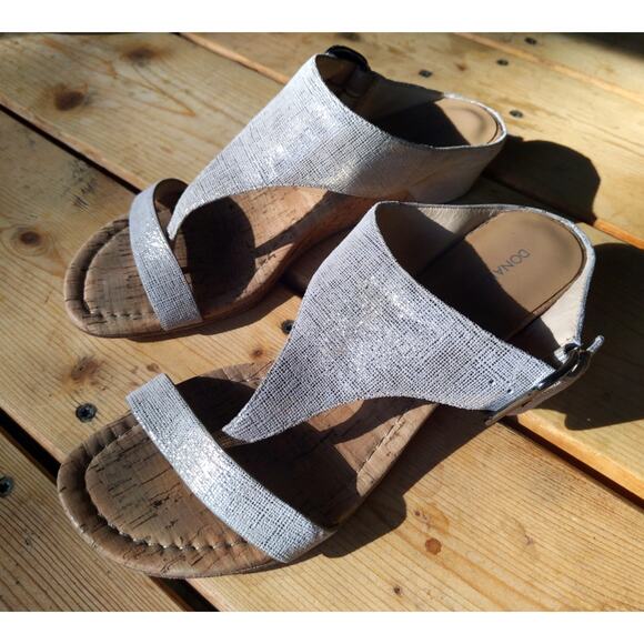DONALD J PLINER Silver Metallic Cork Wedge Sandals Strappy Adjustable 8M - Picture 1 of 10